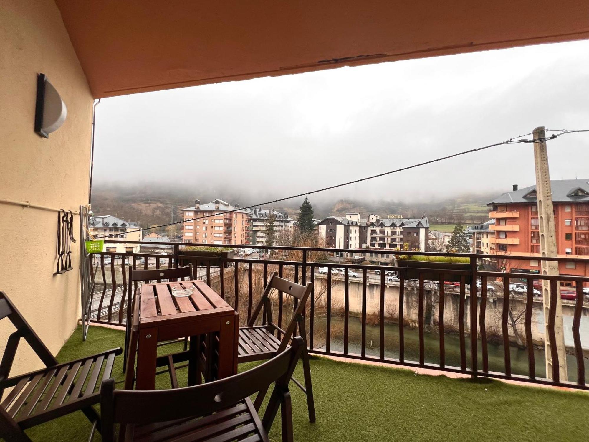 Apartament Les Vernedes - L'Amfitriona Sort Zewnętrze zdjęcie