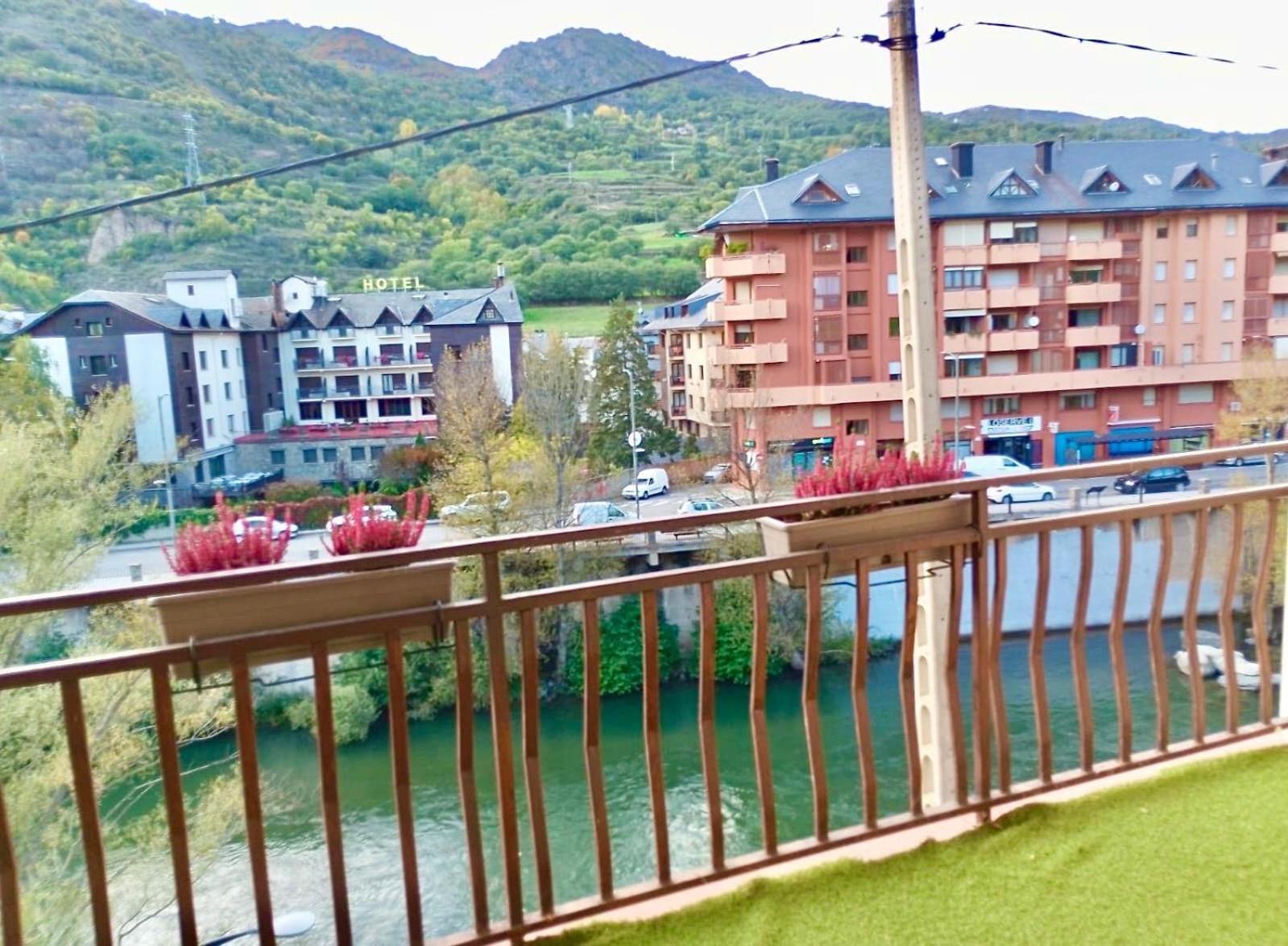 Apartament Les Vernedes - L'Amfitriona Sort Zewnętrze zdjęcie